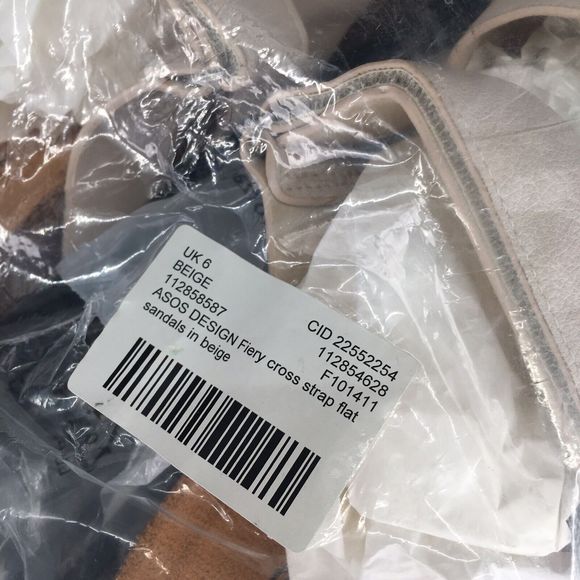 ASOS DESIGN Fiery double cross-strap flat sandals in Off White Size 8 - Picture 6 of 7